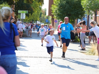 Fuss velünk, fuss értünk (2025) - fotó: 