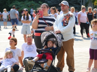 Fuss velünk, fuss értünk (2025) - fotó: 