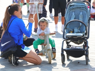 Fuss velünk, fuss értünk (2025) - fotó: 