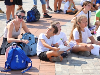 Fuss velünk, fuss értünk (2025) - fotó: 