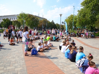 Fuss velünk, fuss értünk (2025) - fotó: 