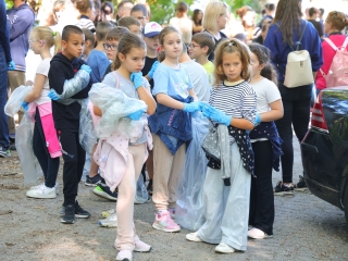 Együtt takarítottak a tiszta Dunaújvárosért! - fotó: 