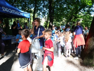 Együtt takarítottak a tiszta Dunaújvárosért! - fotó: 