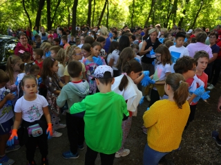 Együtt takarítottak a tiszta Dunaújvárosért! - fotó: 