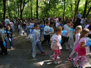 Együtt takarítottak a tiszta Dunaújvárosért! - fotó: 