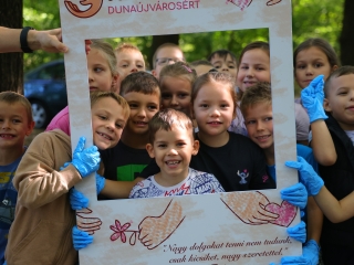 Együtt takarítottak a tiszta Dunaújvárosért! - fotó: 