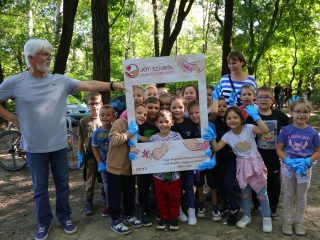 Együtt takarítottak a tiszta Dunaújvárosért! - fotó: 