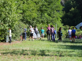 Együtt takarítottak a tiszta Dunaújvárosért! - fotó: 