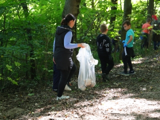 Együtt takarítottak a tiszta Dunaújvárosért! - fotó: 