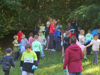 Együtt takarítottak a tiszta Dunaújvárosért! - fotó: 