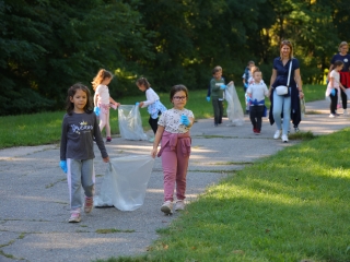 Együtt takarítottak a tiszta Dunaújvárosért! - fotó: 