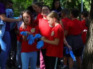 Együtt takarítottak a tiszta Dunaújvárosért! - fotó: 