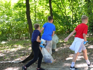 Együtt takarítottak a tiszta Dunaújvárosért! - fotó: 