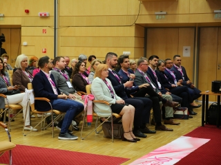 Figyelj rá(n)k! (2025) - fotó: 