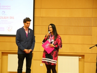 Figyelj rá(n)k! (2025) - fotó: 