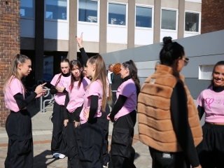 Figyelj rá(n)k! (2025) - fotó: 