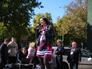 Figyelj rá(n)k! (2025) - fotó: 