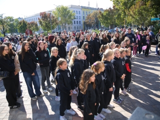 Figyelj rá(n)k! (2025) - fotó: 