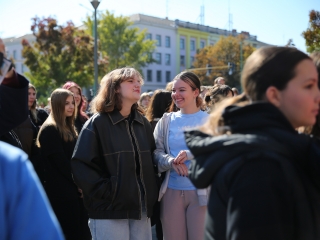 Figyelj rá(n)k! (2025) - fotó: 