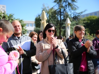 Figyelj rá(n)k! (2025) - fotó: 