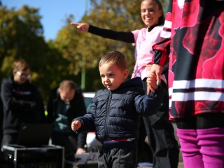 Figyelj rá(n)k! (2025) - fotó: 