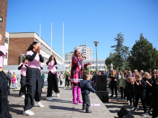 Figyelj rá(n)k! (2025) - fotó: 