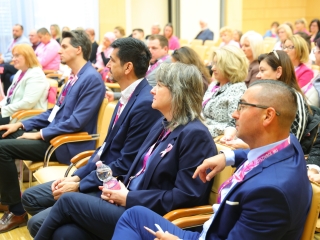 Figyelj rá(n)k! (2025) - fotó: 