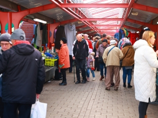 Ünnepi kínálat az évzáró ABolhapiacon - fotó: 