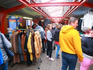 Ünnepi kínálat az évzáró ABolhapiacon - fotó: 