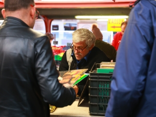 Ünnepi kínálat az évzáró ABolhapiacon - fotó: 