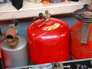 Ünnepi kínálat az évzáró ABolhapiacon - fotó: 