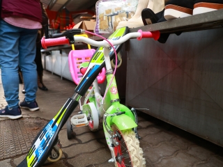 Ünnepi kínálat az évzáró ABolhapiacon - fotó: 