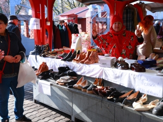 Ünnepi kínálat az évzáró ABolhapiacon - fotó: 