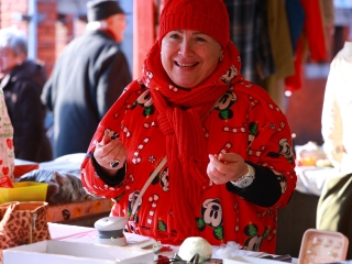 Ünnepi kínálat az évzáró ABolhapiacon - fotó: 