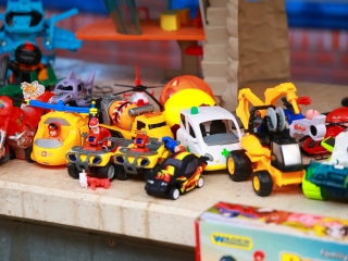 Ünnepi kínálat az évzáró ABolhapiacon - fotó: 