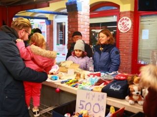 Ünnepi kínálat az évzáró ABolhapiacon - fotó: 