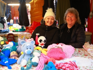 Ünnepi kínálat az évzáró ABolhapiacon - fotó: 