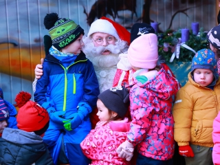 Az igazi Mikulás Dunaújvárosban - fotó: 