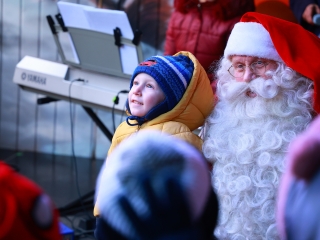 Az igazi Mikulás Dunaújvárosban - fotó: 