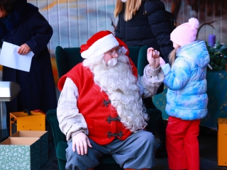 Az igazi Mikulás Dunaújvárosban - fotó: 