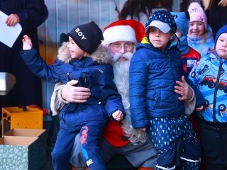 Az igazi Mikulás Dunaújvárosban - fotó: 