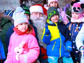 Az igazi Mikulás Dunaújvárosban - fotó: 