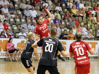 Női kézilabda - magabiztos siker itthon - fotó: Sándor Judit