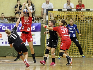 Női kézilabda - magabiztos siker itthon - fotó: Sándor Judit