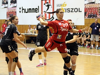 Női kézilabda - magabiztos siker itthon - fotó: Sándor Judit