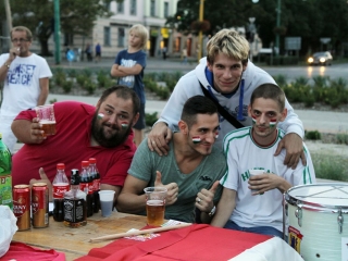 Magyarország - Románia Eb-selejtező a Városháza téren - fotó: Sándor Judit