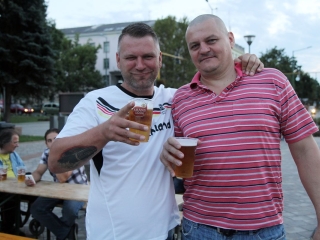 Magyarország - Románia Eb-selejtező a Városháza téren - fotó: Sándor Judit