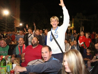 Magyarország - Románia Eb-selejtező a Városháza téren - fotó: Sándor Judit