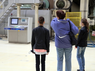 Látogatás a papírgyárban - fotó: Sándor Judit