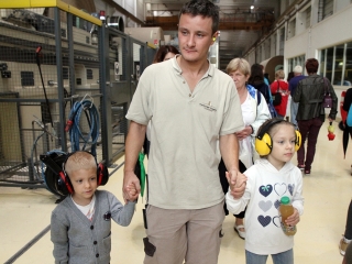 Látogatás a papírgyárban - fotó: Sándor Judit